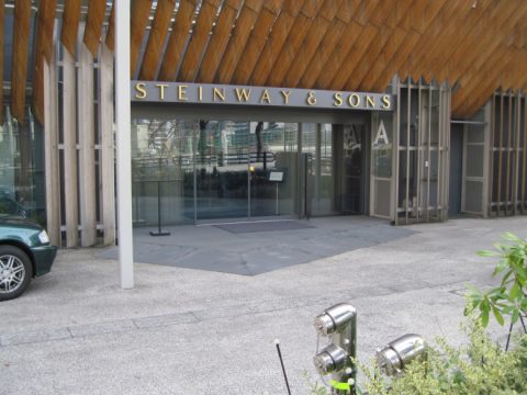 STEINWAY & SONS