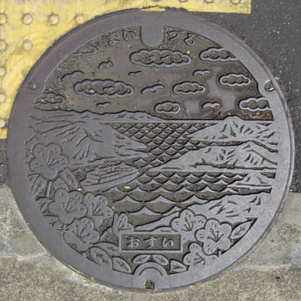 舞鶴市のマンホール蓋